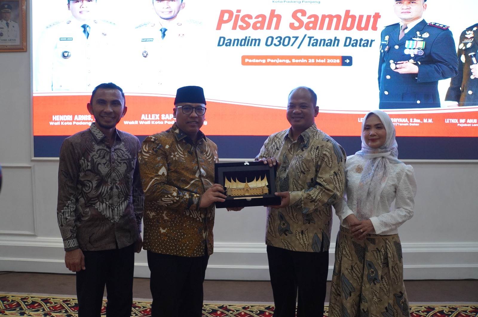Pisah Sambut Dandim 0307/Tanah Datar, Wako Hendri Harapkan Sinergi TNI dan Pemko Semakin Kuat