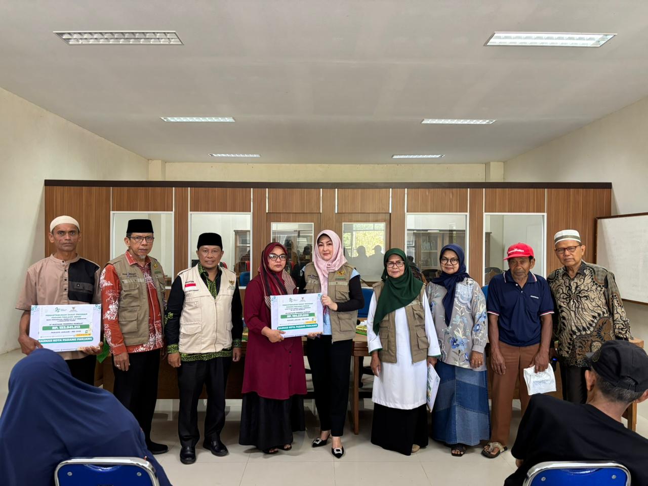 Baznas Salurkan Zakat Rp739 Juta untuk 1.173 Mustahik Melalui Tiga Program Unggulan
