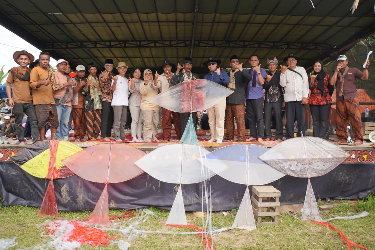 Wako Hendri Arnis Tutup Festival Alang-Alang Baradaik, Apresiasi Semangat Silaturahmi Masyarakat Pabasko
