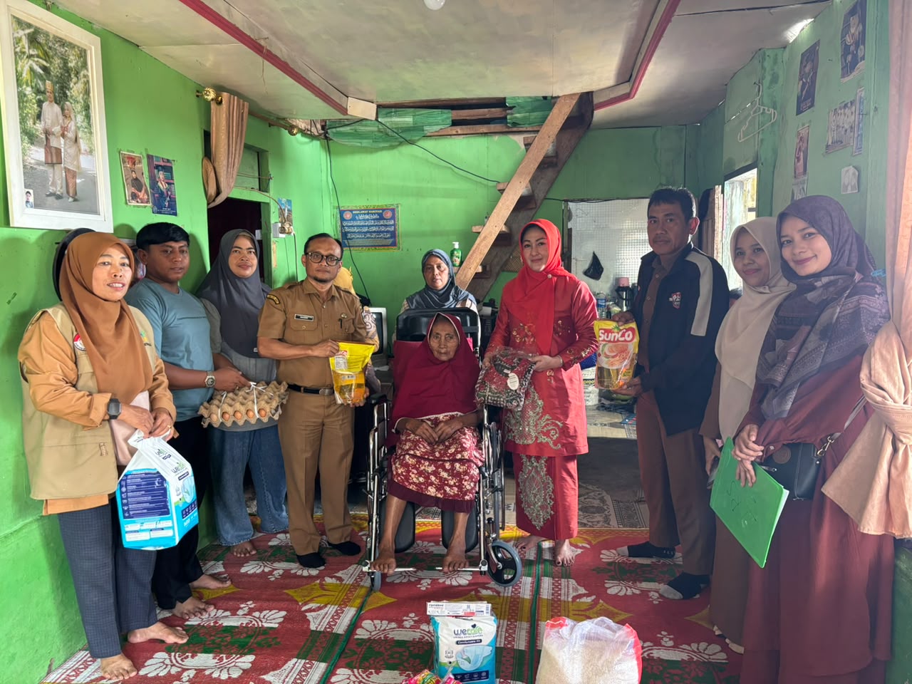 LKKS Padang Panjang Salurkan Bantuan untuk Lima PPKS di Empat Kelurahan
