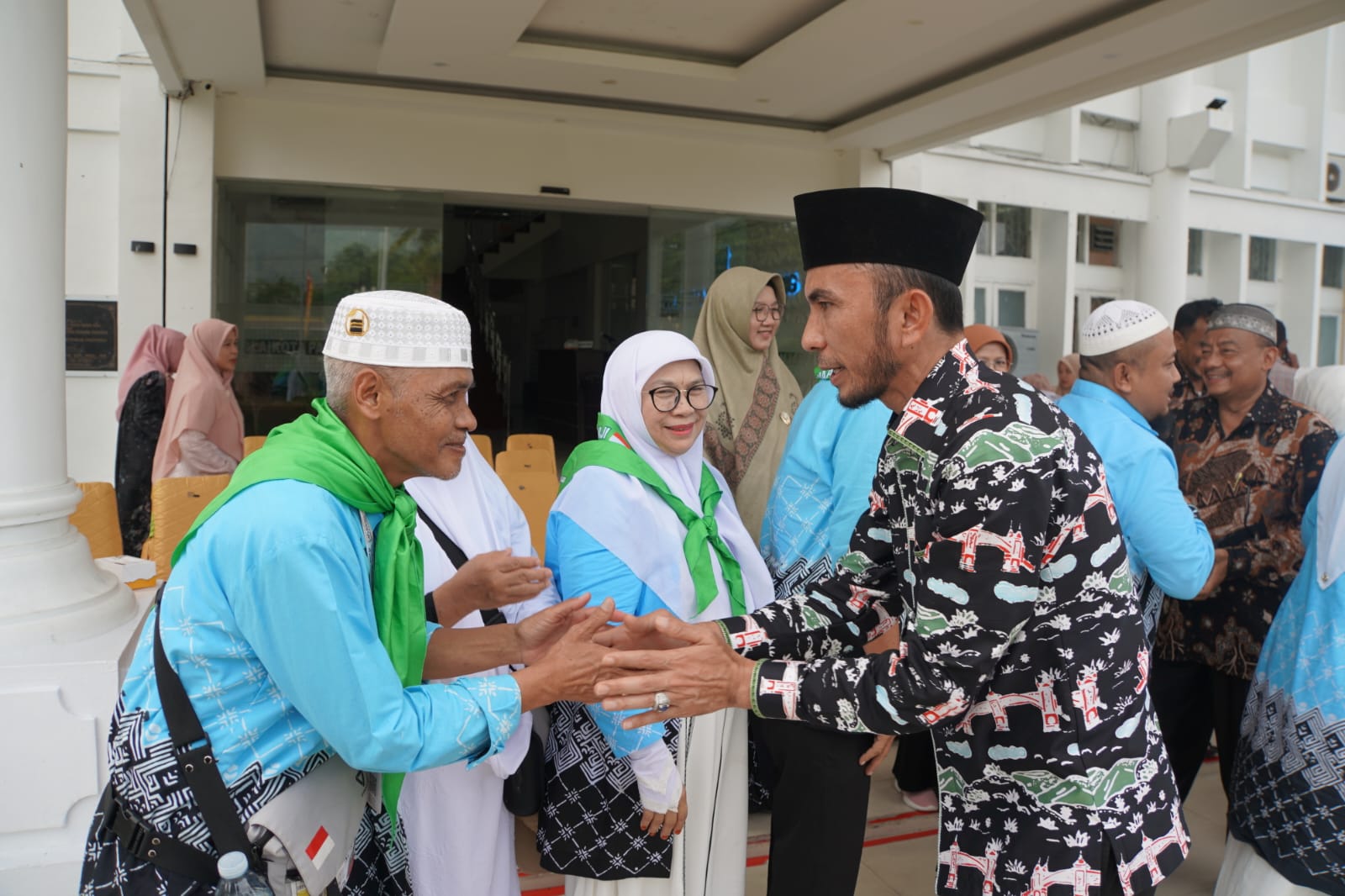 Pemko Sambut Kepulangan Tujuh Jemaah Haji Kloter 9 di Balai Kota