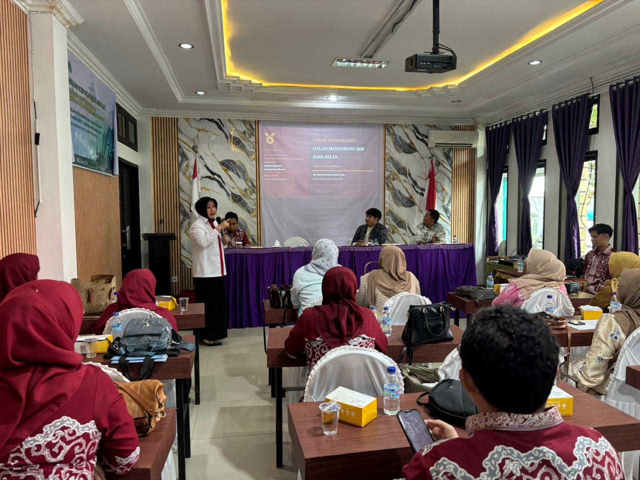 Ketua Dekranasda Dorong IKM dan UMKM Padang Panjang Naik Kelas dan Tembus Pasar Global