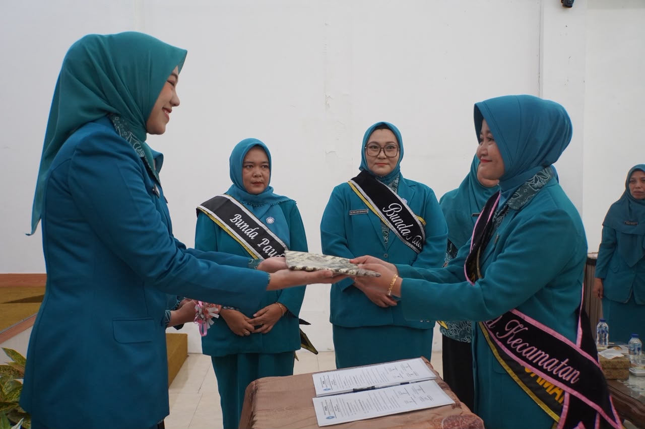 Ketua TP-PKK, Bunda PAUD dan Bunda Literasi Ganting dan Koto Panjang Dilantik