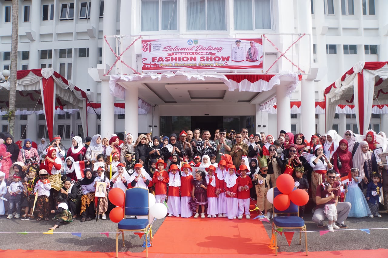 Semarakkan HUT RI, Fashion Show Anak dan Orang Tua Hadirkan Semangat Perjuangan