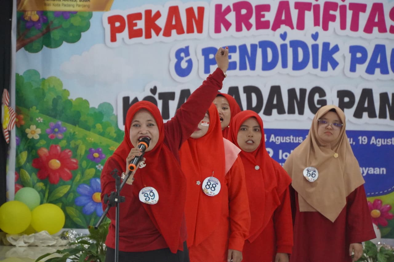 Lupa Lirik hingga Deg-degan Hiasi Lomba Sambung Lagu Guru PAUD
