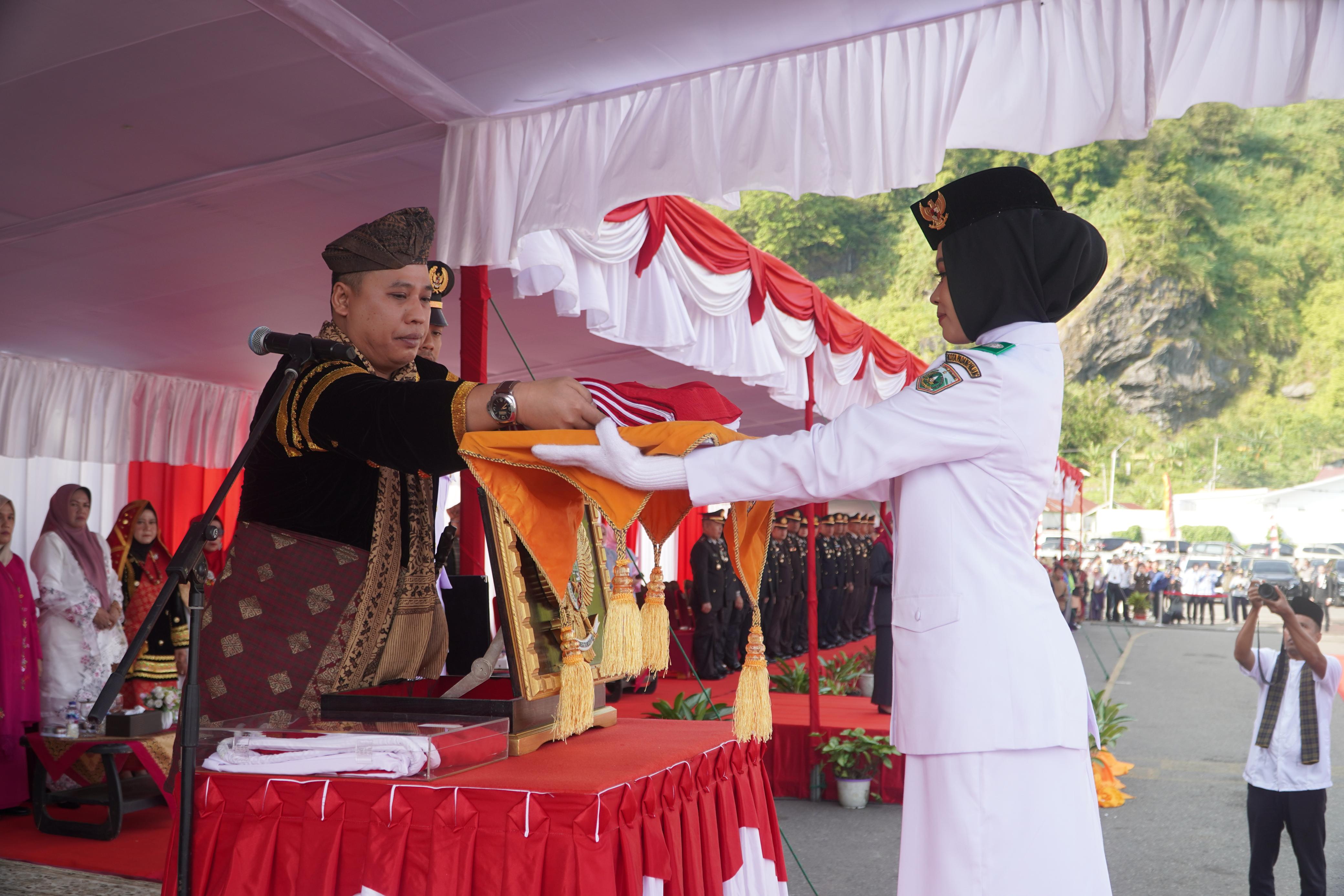 Upacara Pengibaran Bendera HUT ke-81 RI di Padang Panjang Berlangsung Khidmat