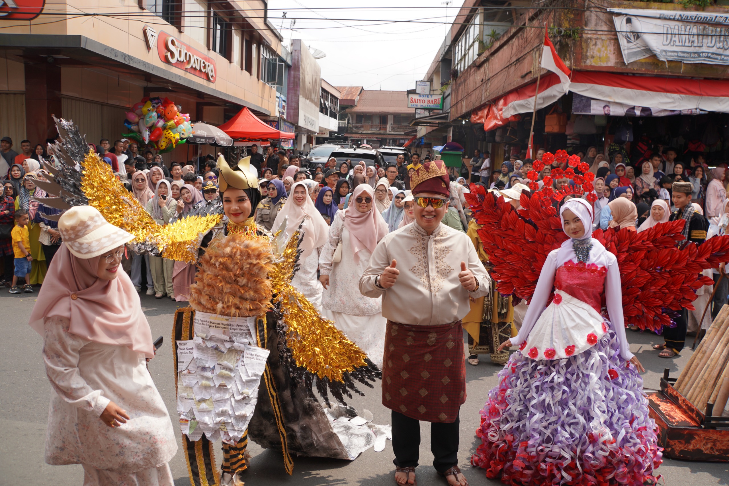 Ragam Kreasi Pelajar Warnai Pawai Alegoris HUT RI