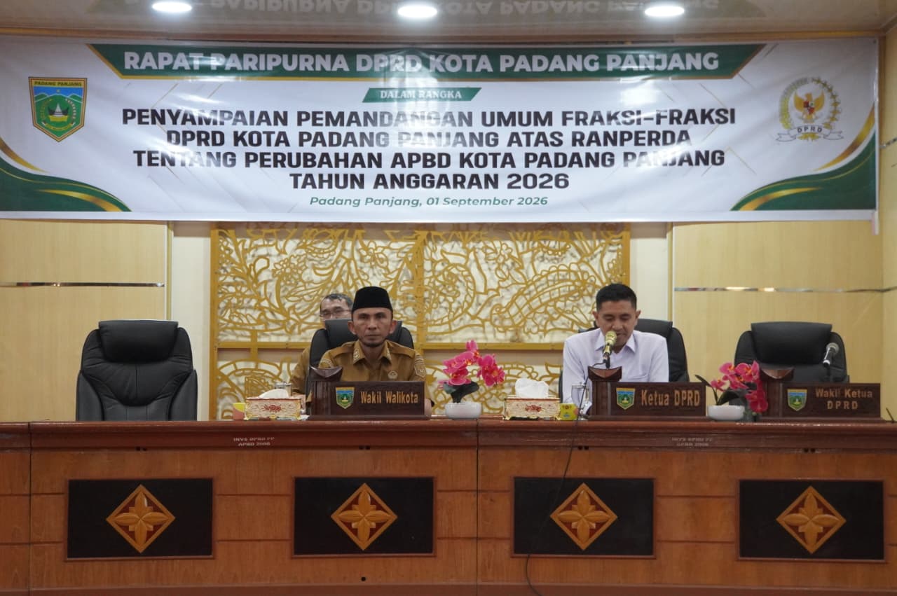 Lima Fraksi DPRD Padang Panjang  Sampaikan Pemandangan Umum Perubahan APBD 2026
