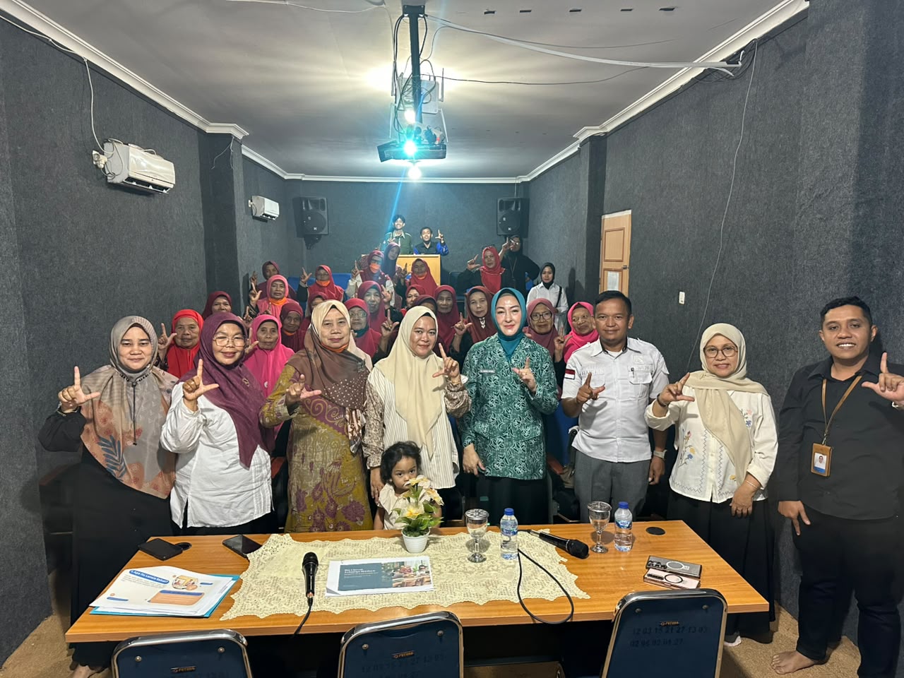Bunda Literasi Dorong Ibu Lansia Produktif, Ubah Kreativitas Jadi Peluang Usaha
